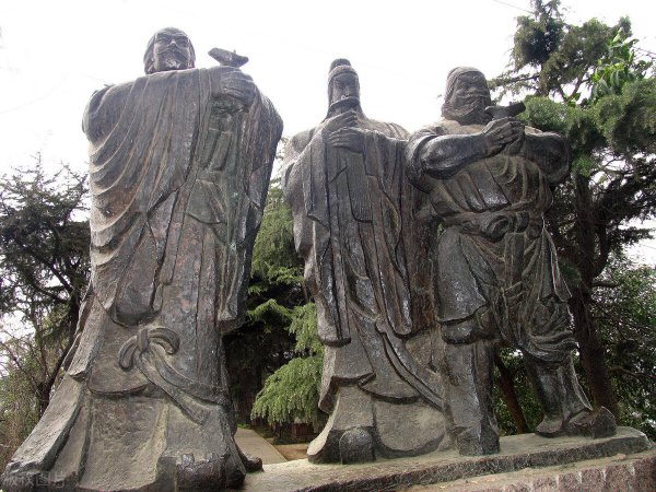 张飞的主要事迹和性格特点概括