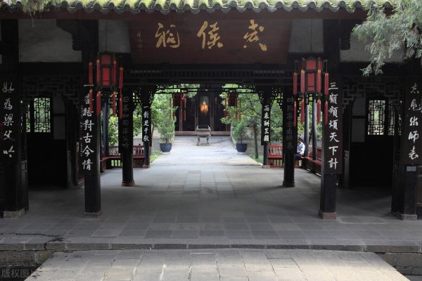 张飞的主要事迹和性格特点概括