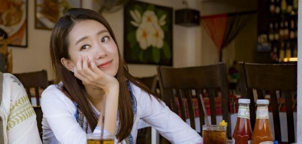 张小斐签约赵丽颖公司