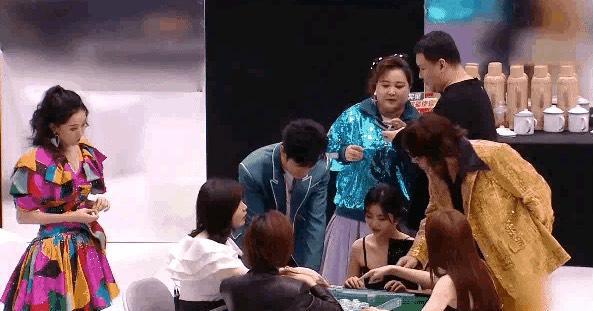 张小斐签约赵丽颖公司