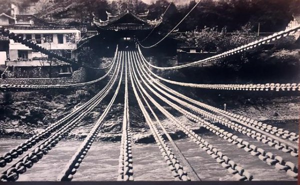 飞夺泸定桥在哪个省