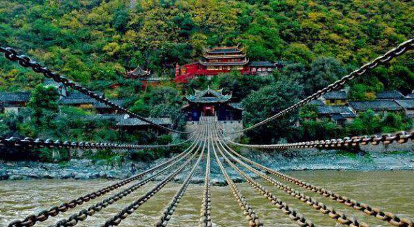 泸定桥在哪个省哪个县