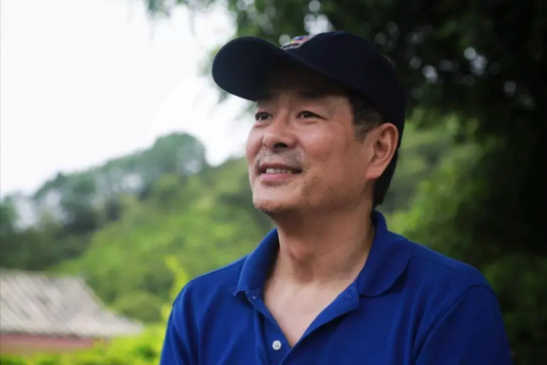 演员濮存昕的简介