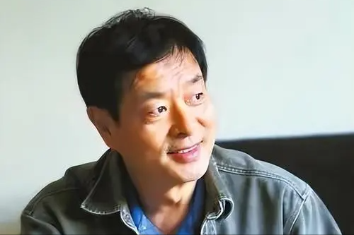 演员濮存昕的简介