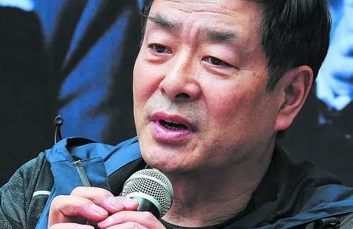 演员濮存昕的简介