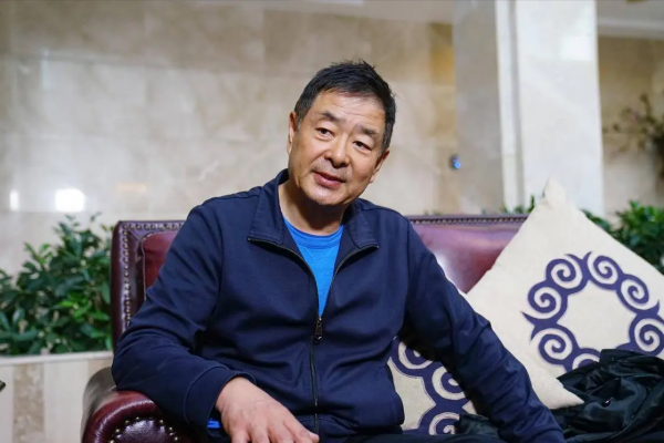 演员濮存昕的简介