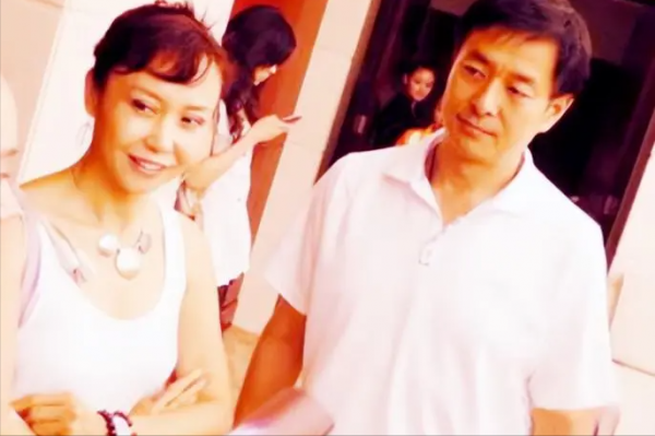 演员濮存昕的简介