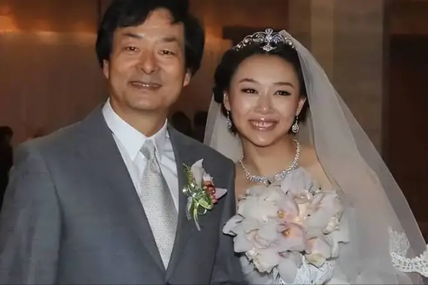 演员濮存昕的简介