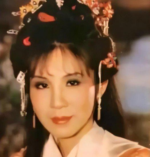 杨钧钧的个人资料及家世