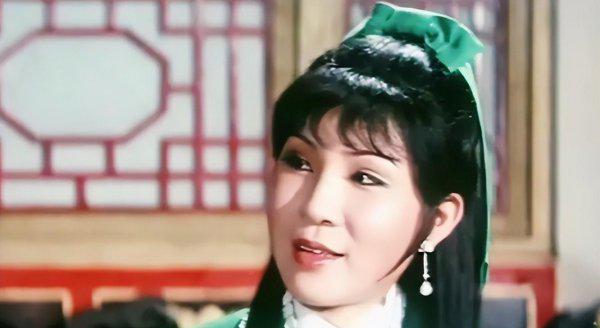 杨钧钧的个人资料及家世