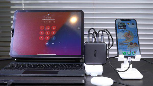 高铁复兴号充电口在哪