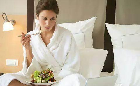 坐月子一定要穿长袖长裤吗