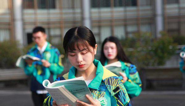 直属学校是什么意思