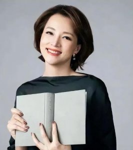 董卿真实学历是毕业于哪所大学 董卿的出生背景介绍