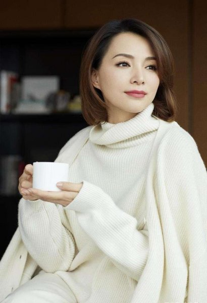 董卿真实学历是毕业于哪所大学