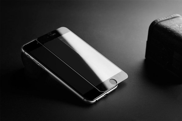 水凝膜和钢化膜哪个防摔效果好