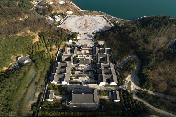 屈原出生在哪个地方