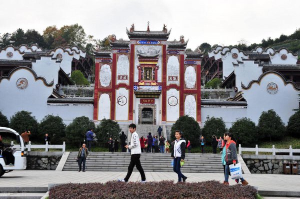 屈原出生在哪个地方