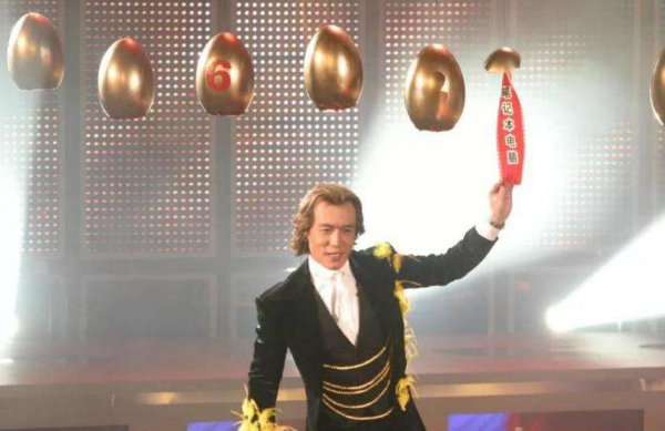 主持人李咏简介