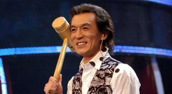 主持人李咏简介