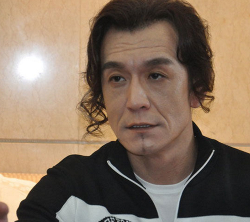 主持人李咏简介