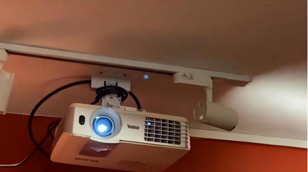 私人影院有没有摄像头吗