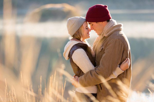 男方婚内出轨女方怎么维护自己