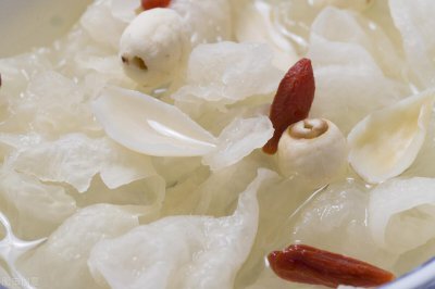 干银耳泡一晚上第二天煮行吗 银耳泡了没煮怎么保存