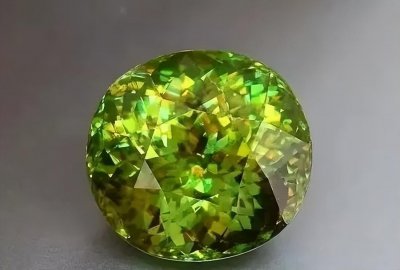 榍石是什么宝石 你听说过一种比钻石更闪耀的宝石吗