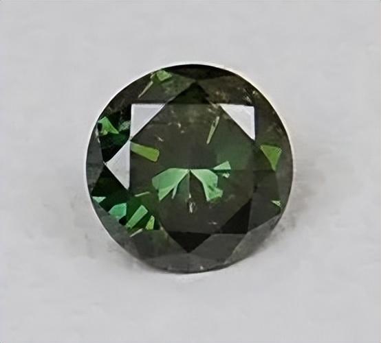 榍石是什么宝石