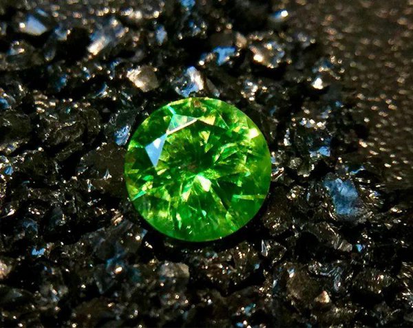 榍石是什么宝石