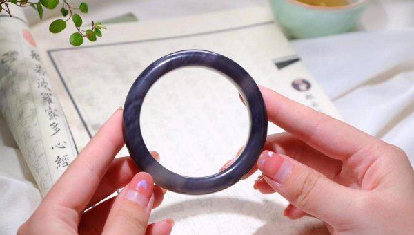 和田玉烟紫值得入手吗