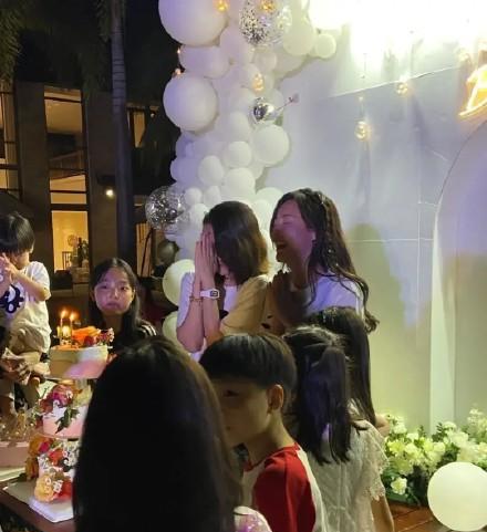 汪峰比章子怡大多少