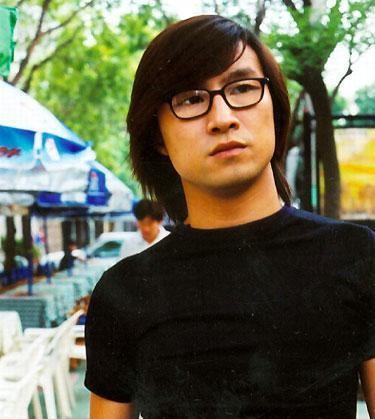 汪峰比章子怡大多少