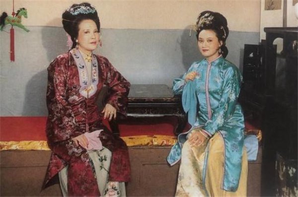 贾惜春到底是谁的女儿