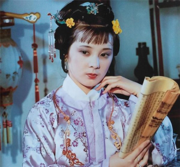 贾惜春到底是谁的女儿