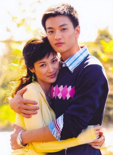 女星童蕾老公简历资料介绍