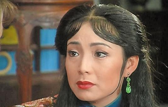 还珠格格皇后扮演者是谁