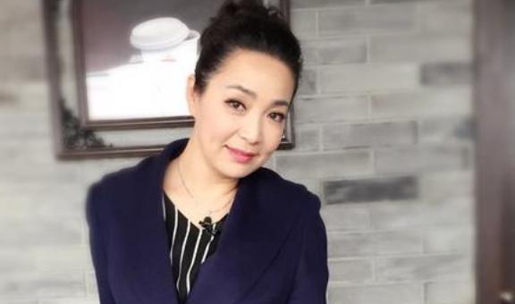 还珠格格皇后扮演者是谁