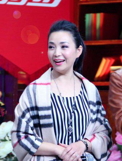 还珠格格皇后扮演者是谁