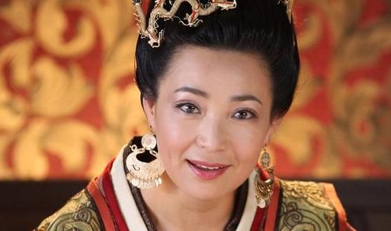 还珠格格皇后扮演者是谁