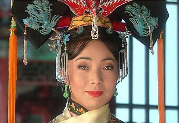 还珠格格皇后扮演者是谁