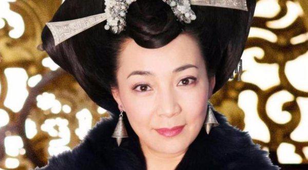 还珠格格皇后扮演者是谁