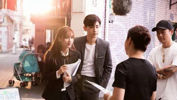 邓伦杨颖房车事件