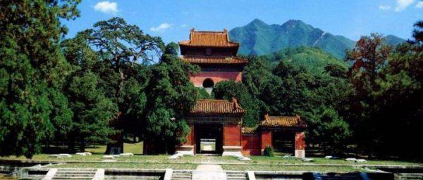 北京十三陵是谁的墓地