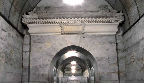 北京十三陵是谁的墓地