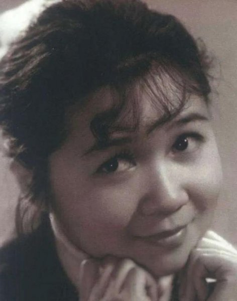 小品演员蔡明结了几次婚