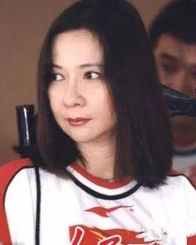 小品演员蔡明结了几次婚