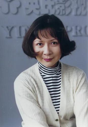 小品演员蔡明结了几次婚