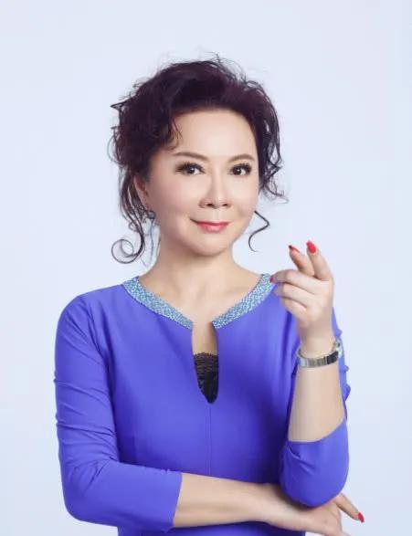 小品演员蔡明结了几次婚